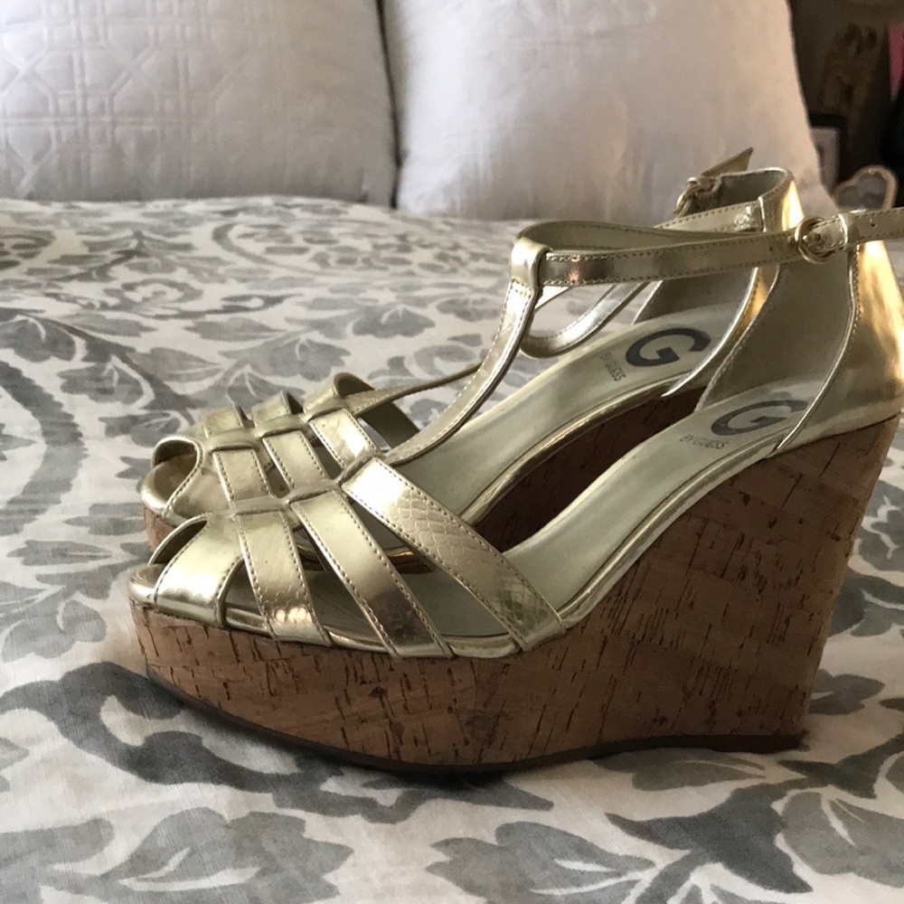 Gold wedged size 7